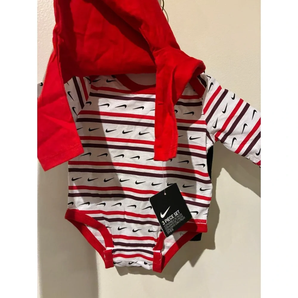 Nike Infant 3 Piece Holiday Christmas Set Red Black Bodysuits Pants 3M NEW‎ - Picture 3 of 8